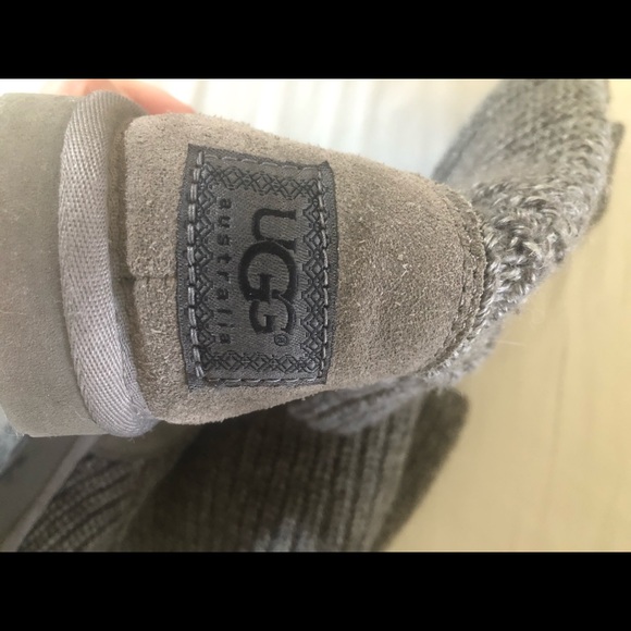 Women’s Ugg Knit Boot   —   Size 6 - Picture 5 of 7